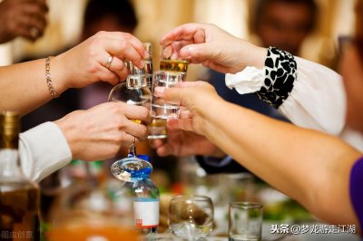 ​都说喝酒喝不过湖南，酒桌上连东北人都怕的湖南究竟有什么名酒？