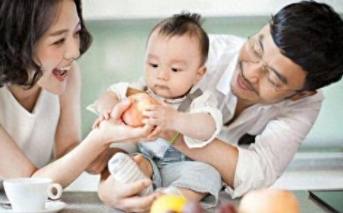 著名主持人汪涵儿子小沐沐,白白净净,十足帅气,极像汪涵!