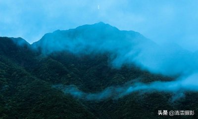 ​云雾缭绕 缥缈灵秀海丰莲花山