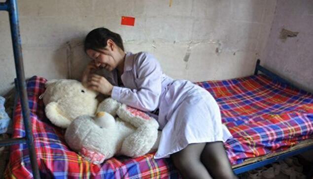 卫校女子工作生活现状