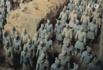 ​变身认真陈冠希独自参观兵马俑，网友：不习惯，尴尬被认作赵本山