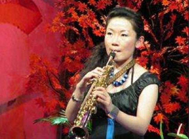 她与李玉刚同居6年,因名气差距而分手,今依旧单身