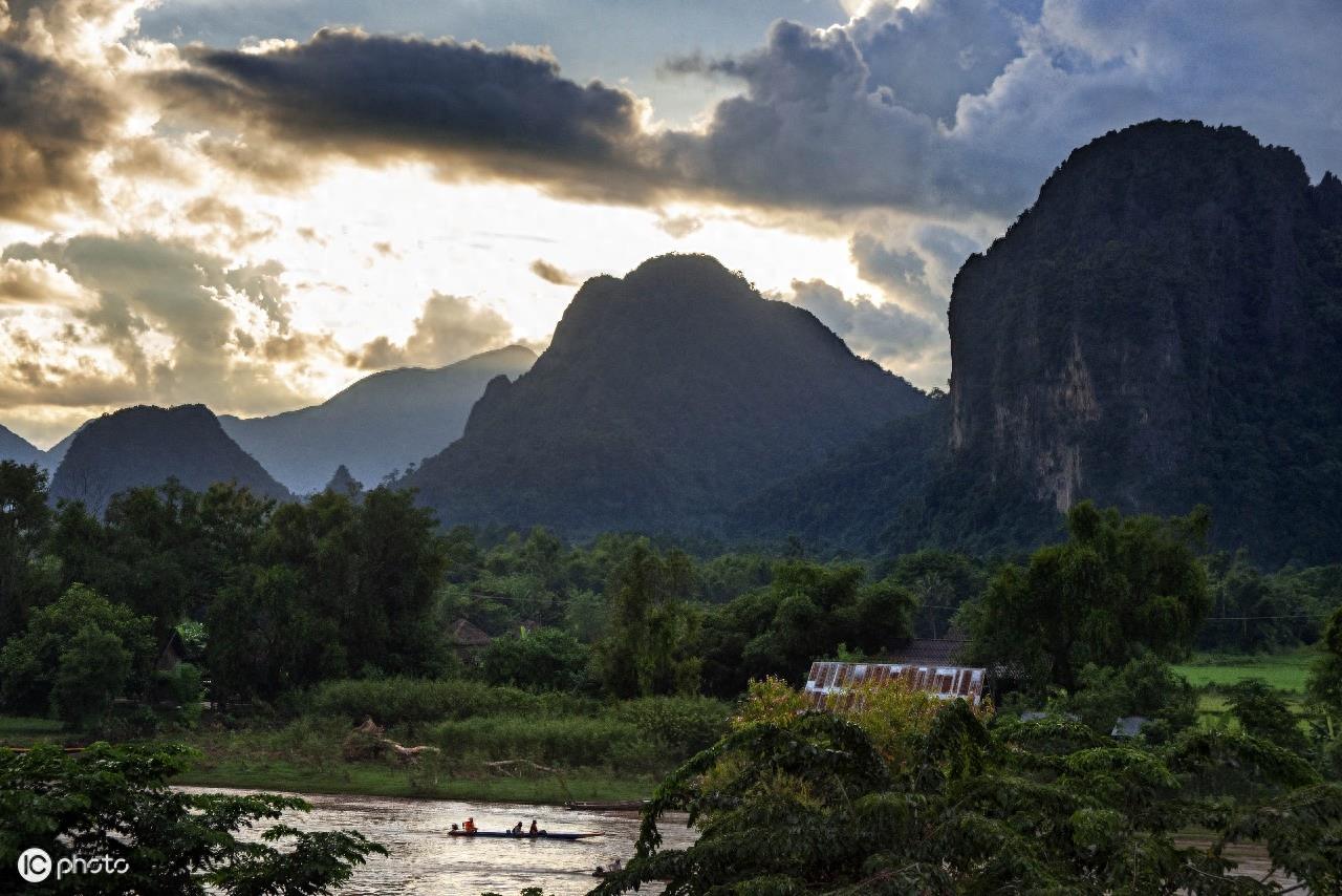 原生态的老挝万荣风光