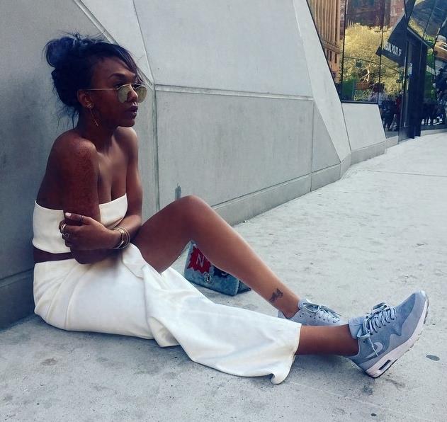 魔术师养女高调上线!和EJ关系铁,爱炫富坐私人飞机去学校