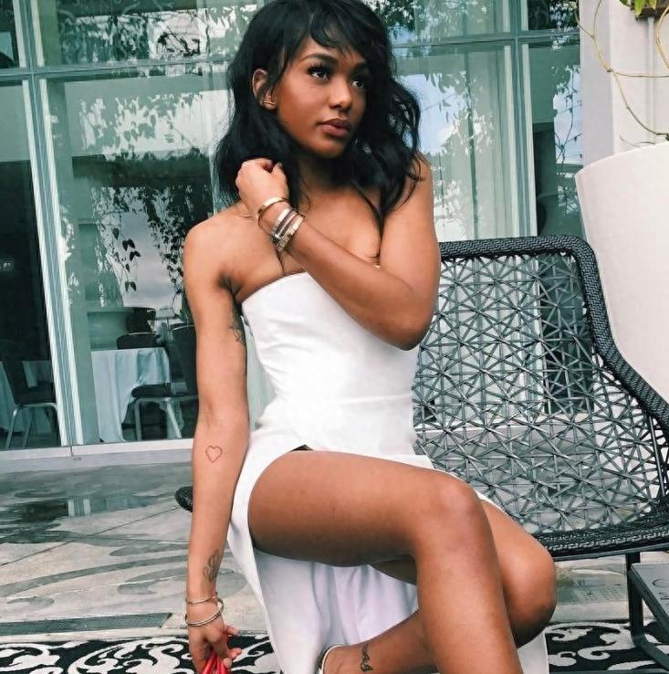 魔术师养女高调上线!和EJ关系铁,爱炫富坐私人飞机去学校