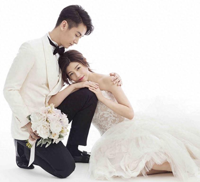 陈妍希和陈晓甜蜜大婚,婚纱照首次被爆,十分梦幻美丽