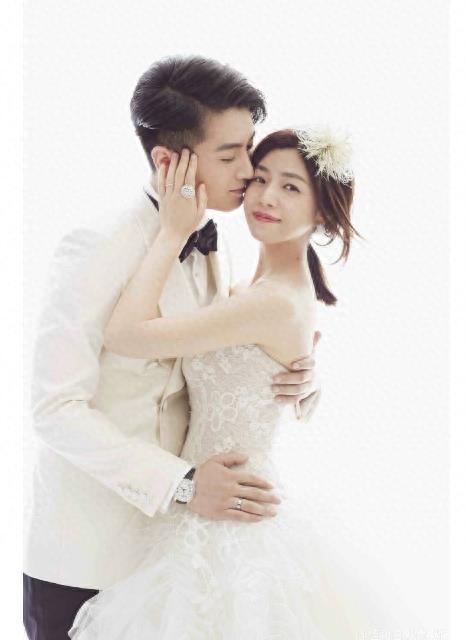 陈妍希和陈晓甜蜜大婚,婚纱照首次被爆,十分梦幻美丽