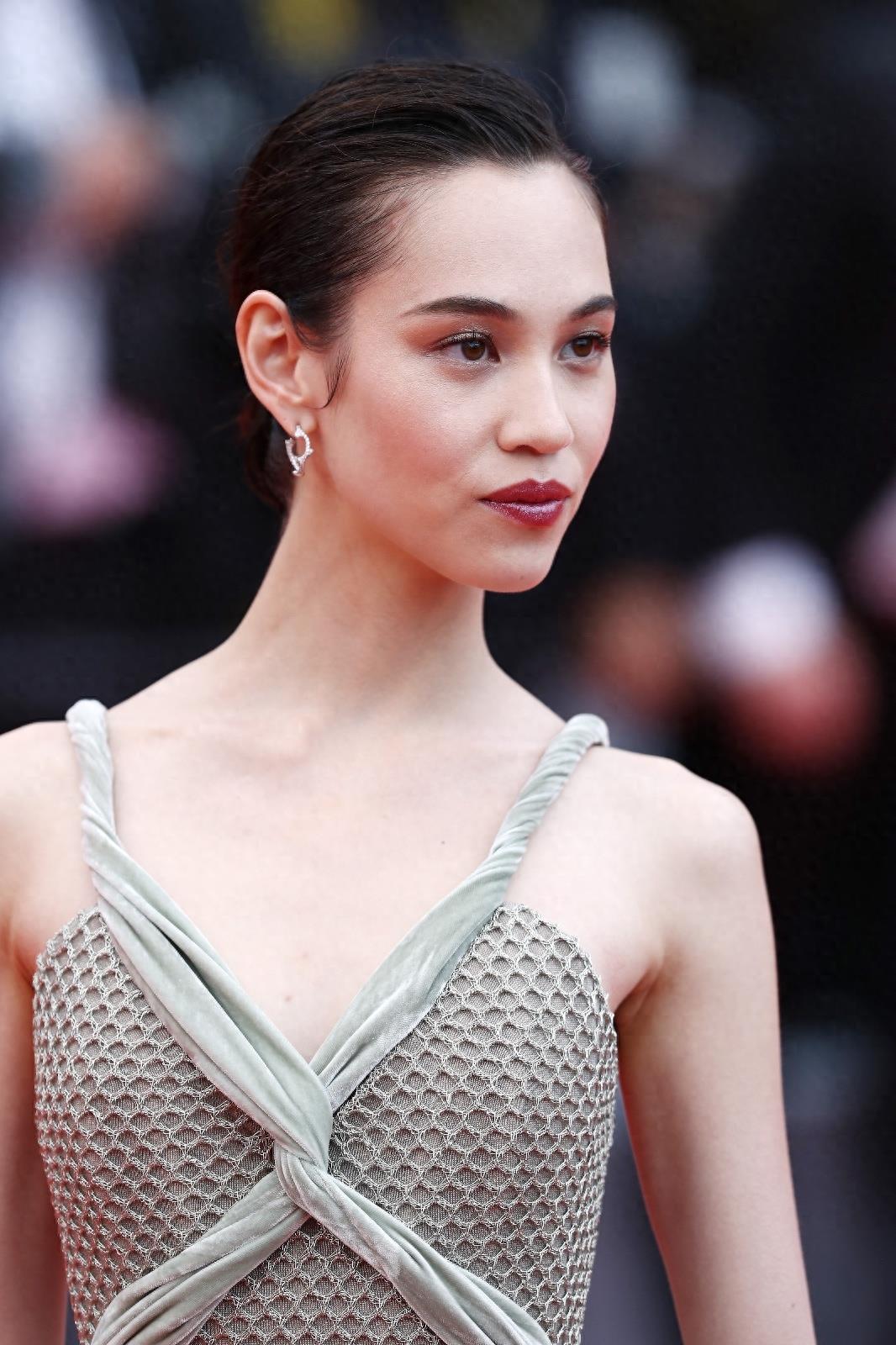 原来她就是《挪威的森林》的绿子,混血面孔太洋气了