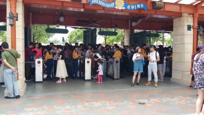 ​上海迪士尼好玩吗？