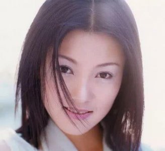 ​谢雨欣：18岁生子，4登春晚，同居多年不知男友是逃犯，恨剃光头