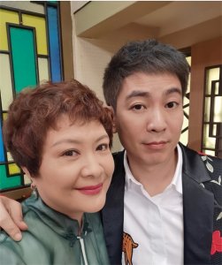 ​46岁康祈祖徐若琪：亲人成永远的痛，戏内悲情收场，戏外幸福美满