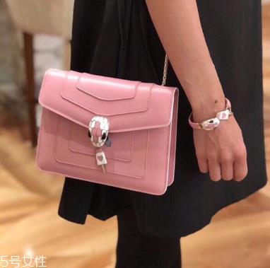 宝格丽七夕限定款包包尺寸 最适合夏天的大小 宝格丽七夕限定款包包尺寸 最适合夏天的大小