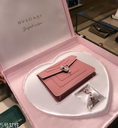 宝格丽七夕限定款包包尺寸 最适合夏天的大小 宝格丽七夕限定款包包尺寸 最适合夏天的大小