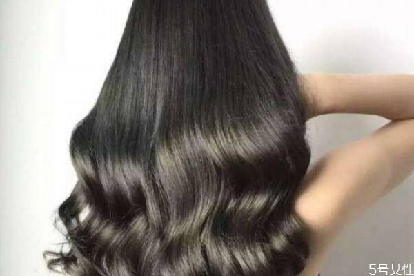 头发打透明蜡好还是带颜色好 打透明蜡会改变颜色吗