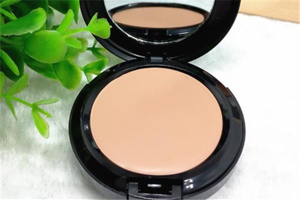 粉底使用误区 粉底该怎么正确使用