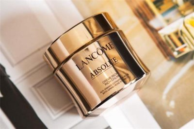 ​兰蔻菁纯面霜和海蓝之谜面霜哪个好用-使用方法