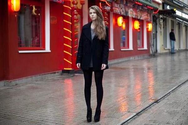 连体袜可以穿着睡觉吗 连体袜怎么分辨前后呢 连体袜可以穿着睡觉吗 连体袜怎么分辨前后呢