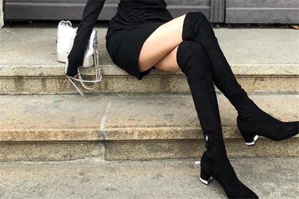 靴子老是往下滑怎么办 从此告别掉筒尴尬
