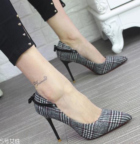 高跟鞋和运动鞋鞋码一样吗？最好还是亲自试穿