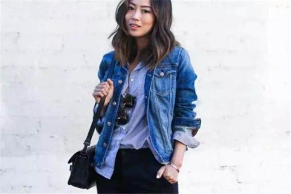 牛仔外套上的油漆怎么洗 用油类溶剂