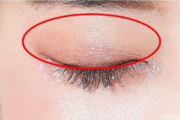 眼影一般多少钱合适 廉价眼影对眼睛的危害