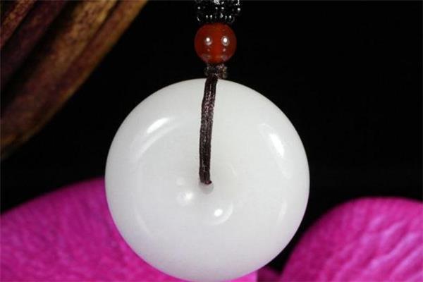 白玉怎么辨别真假 白玉怎么鉴别好坏