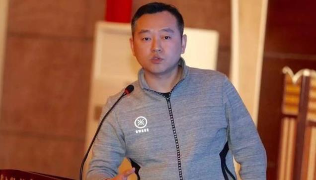 前国乒教练孔令辉现状:退役后转型成商人,身体发福无人认识