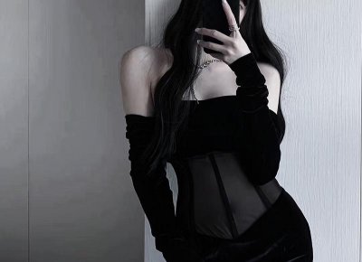 ​在他生命最后的日子，却不见那个漂亮的女人