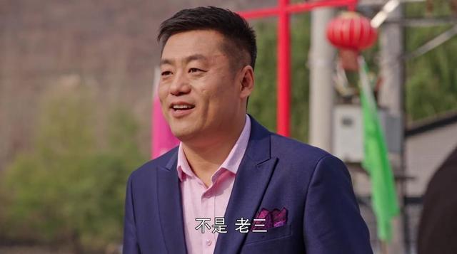 凭《乡村爱情》成名,曾住地下室10年,如今买百万豪宅送妻子