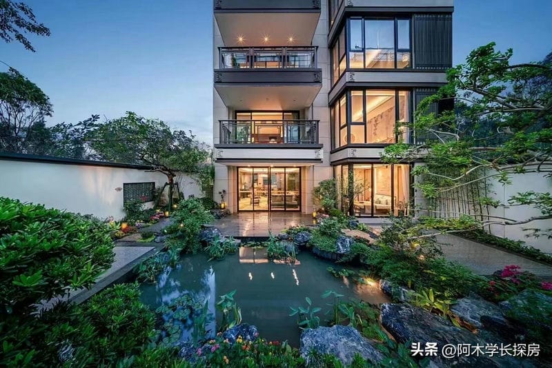 叠拼别墅选上叠还是下叠好-(叠拼别墅是什么意思)