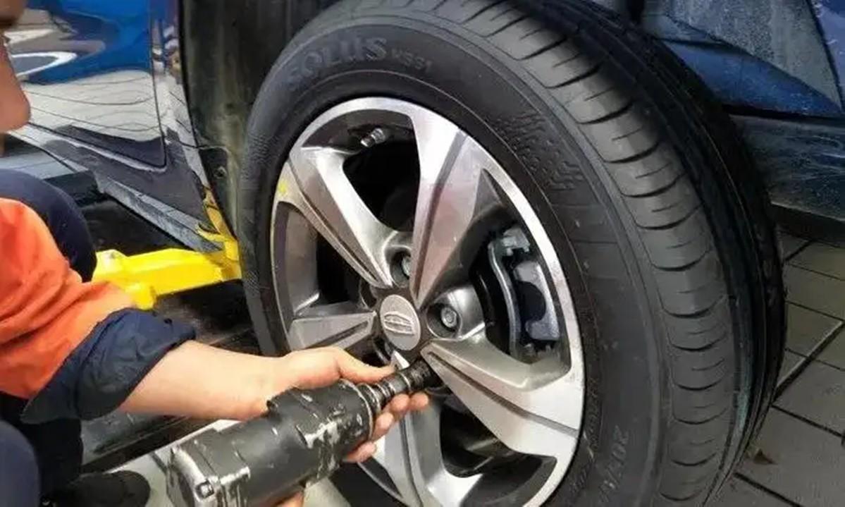 汽车轮胎要一起换四个吗(轮胎先换2个还是4个)