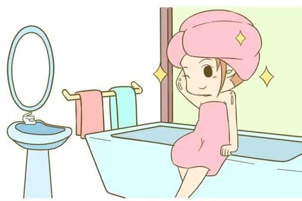 夏天洗冷水澡会影响月经吗 夏天洗冷水澡不舒服了怎么办 夏天洗冷水澡会影响月经吗 夏天洗冷水澡不舒服了怎么办