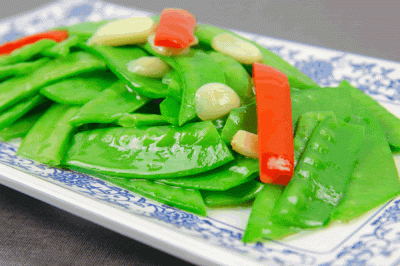 ​荷兰豆怎么炒好吃又简单(大厨教你清炒荷兰豆，简单做法，荷兰豆清脆不变色，营