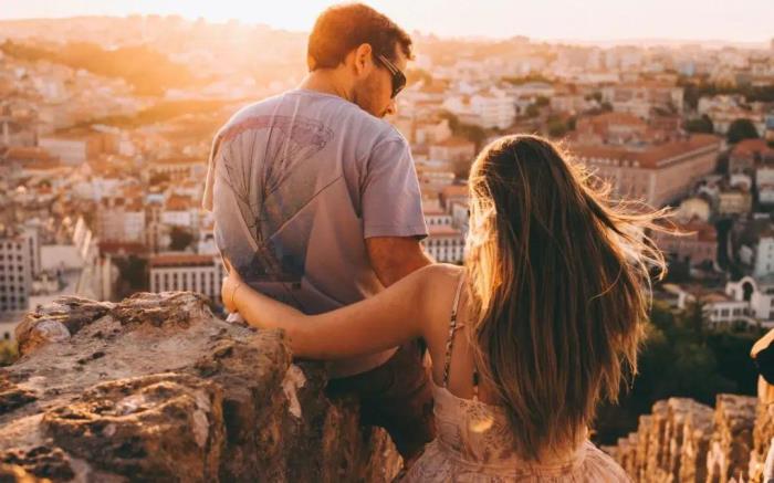 发现丈夫有外遇该怎么处理(丈夫有外遇妻子怎么办)