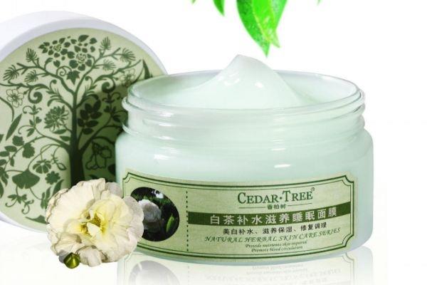 睡眠面膜涂之前要涂什么 用了睡眠面膜还要用水乳吗