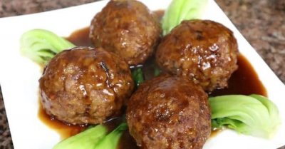 ​四喜丸子代表了四大喜事，味美色香做法简单，不愧是压轴菜