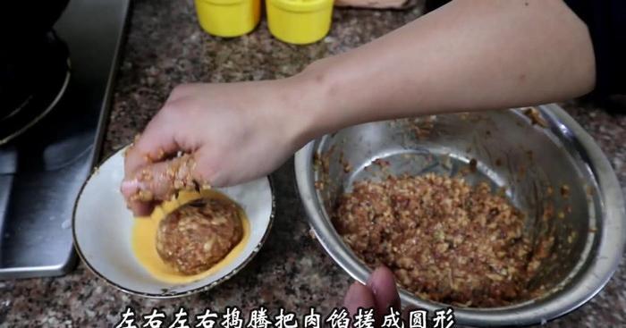四喜丸子代表了四大喜事，味美色香做法简单，不愧是压轴菜