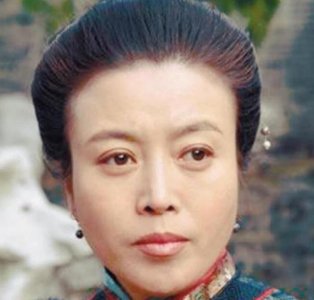 ​为孙红雷两次下跪，四年换两任丈夫，如今渐渐被遗忘却遁入空门！