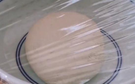 有一道金典面粉制作，在花生的搭配下更显美味，做法却十分简单