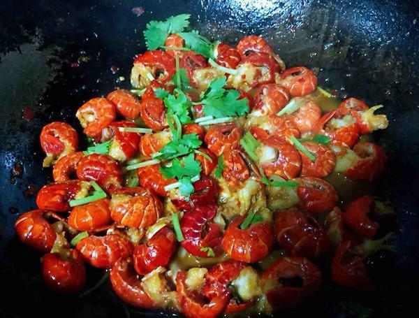 长沙口味虾正宗做法，做出来的虾肉麻辣鲜嫩，吃一口满嘴流油！