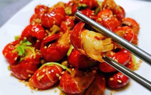 长沙口味虾正宗做法，做出来的虾肉麻辣鲜嫩，吃一口满嘴流油！