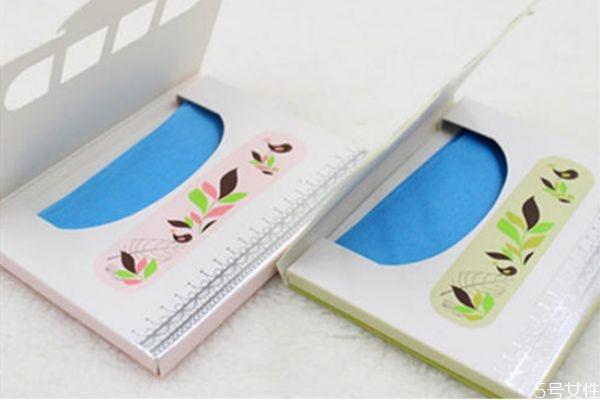 为什么吸油纸会变透明 为什么吸油纸上有粉末状 为什么吸油纸会变透明 为什么吸油纸上有粉末状